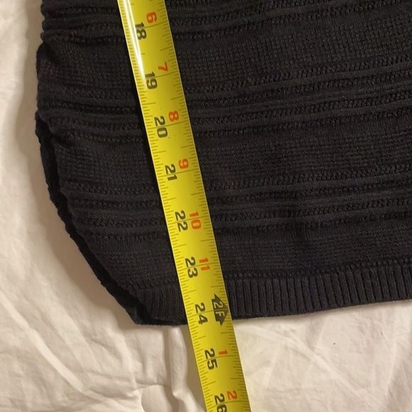 Apt 9 Black knit fitted top size M  ruched sides/textured design silver buttons - Picture 8 of 10